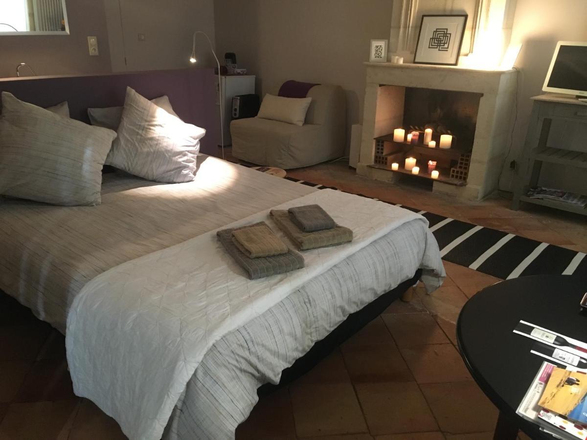 Le Pain De Lune Gite Et Chambre D'Hotes Avec Piscine Bourg-sur-Gironde Εξωτερικό φωτογραφία